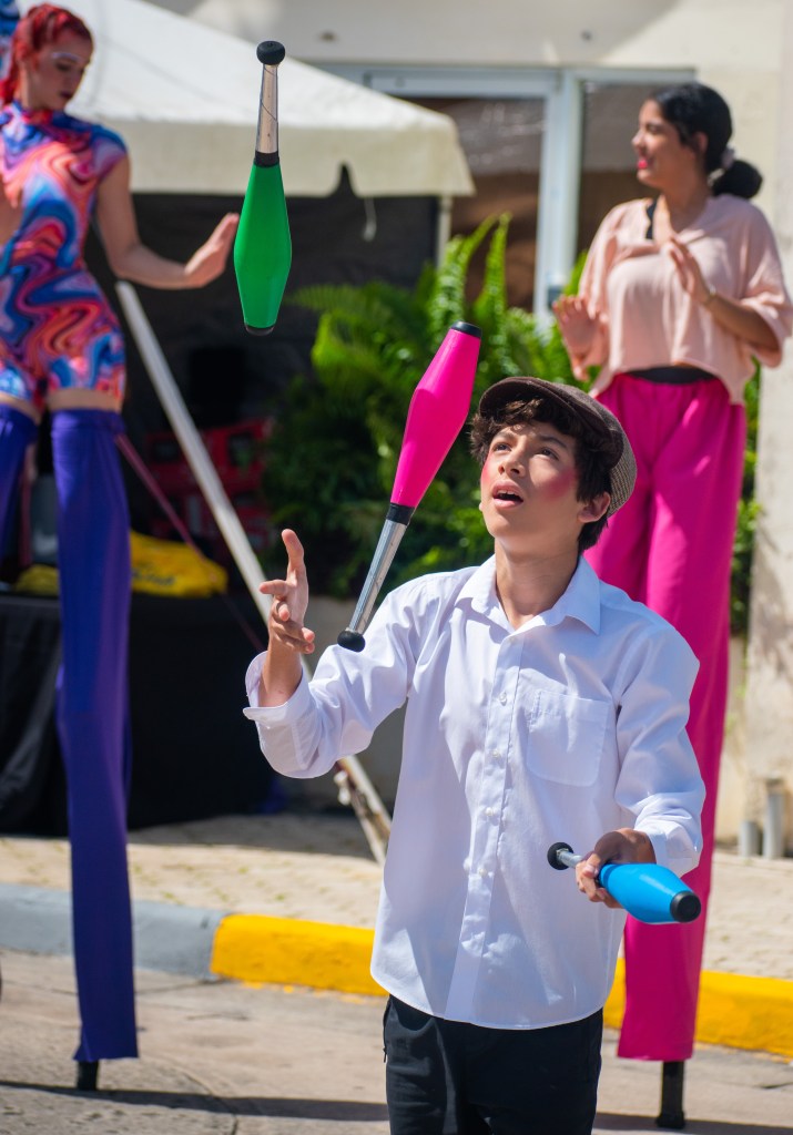 El circo de la escuela de bellas artes de Bayamon durante la campechada